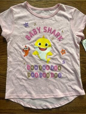 Girls' Pink Baby Shark Graphic Short Sleeve Tee